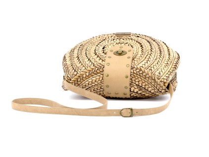 Bolsos de palma REDONDO  con solapa mediano camel